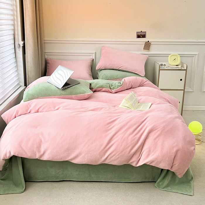 91家纺网 家纺一手货源 找家纺 （总）梵克保罗 2025秋冬新款ins风小红书高克重纯色双拼牛奶绒单被套