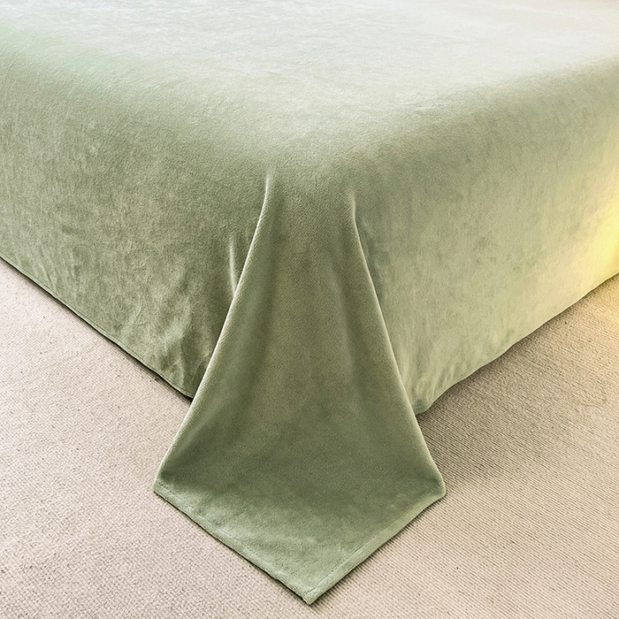 91家纺网 家纺一手货源 找家纺 （总）梵克保罗 2025秋冬新款ins风小红书高克重纯色双拼牛奶绒单被套