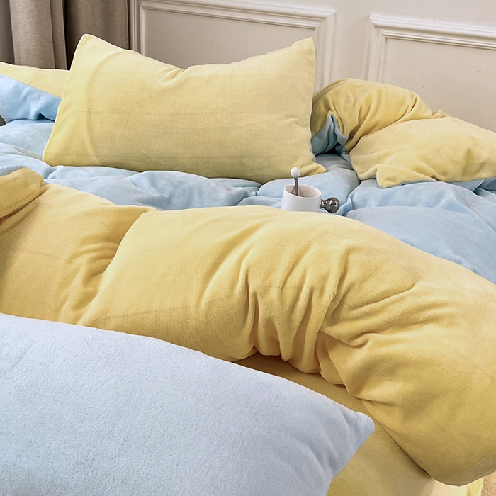 91家纺网 家纺一手货源 找家纺 梵克保罗 2025秋冬新款ins风小红书高克重纯色双拼牛奶绒单被套 浅蓝芝士