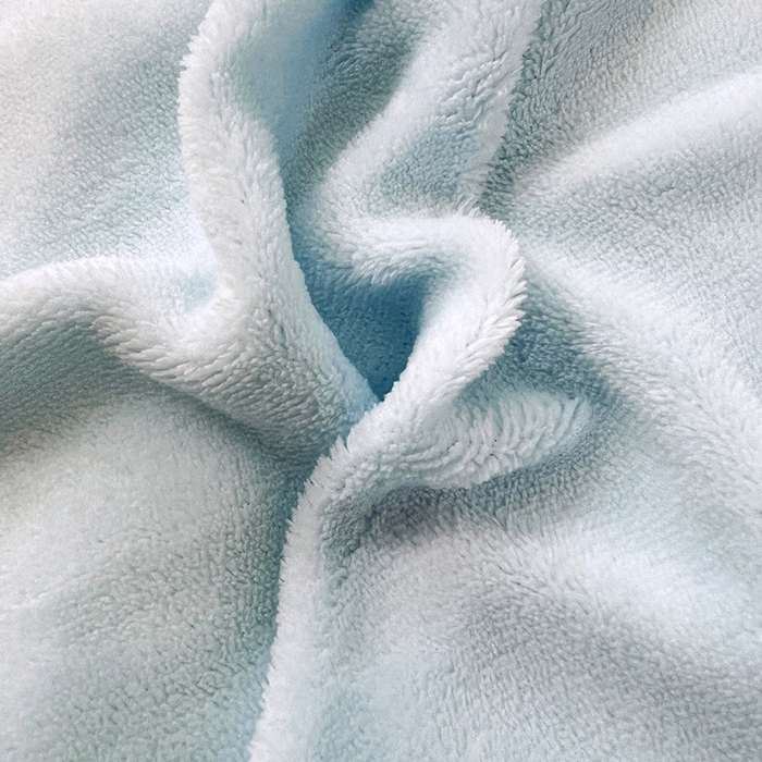 91家纺网 家纺一手货源 找家纺 梵克保罗 2025秋冬新款ins风小红书高克重纯色双拼牛奶绒单被套 浅蓝芝士