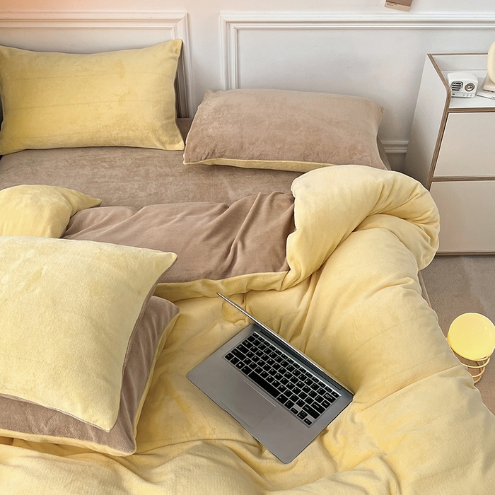 91家纺网 家纺一手货源 找家纺 梵克保罗 2025秋冬新款ins风小红书高克重纯色双拼牛奶绒单被套 炭烤起司