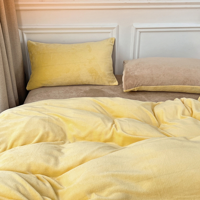 91家纺网 家纺一手货源 找家纺 梵克保罗 2025秋冬新款ins风小红书高克重纯色双拼牛奶绒单被套 炭烤起司