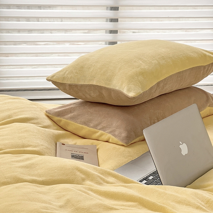 91家纺网 家纺一手货源 找家纺 梵克保罗 2025秋冬新款ins风小红书高克重纯色双拼牛奶绒单被套 炭烤起司