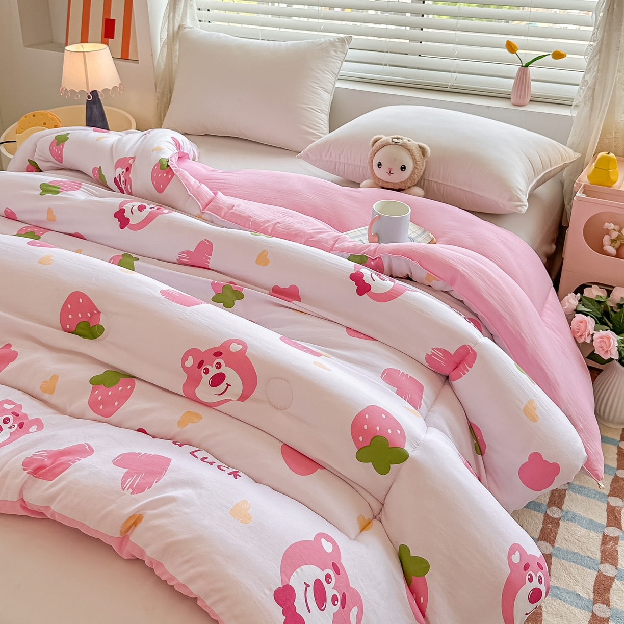 91家纺网 家纺一手货源 找家纺 好欣怡家纺 2025新款A类水洗棉冬被大豆纤维学生四季被子被芯跨境直播（提供买家秀质检报告） 草莓熊