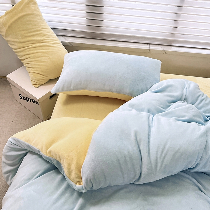 91家纺网 家纺一手货源 找家纺 梵克保罗 2025秋冬新款ins风小红书高克重纯色双拼牛奶绒单被套三件套四件套系列 浅蓝芝士