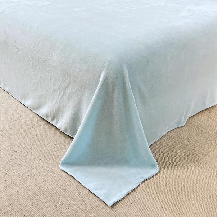 91家纺网 家纺一手货源 找家纺 梵克保罗 2025秋冬新款ins风小红书高克重纯色双拼牛奶绒单被套三件套四件套系列 月光雾蓝