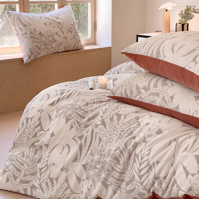 91家纺网 家纺一手货源 找家纺 雅居纺家纺 2025新款花卉雕花绒加厚保暖四件套 丛林秘境