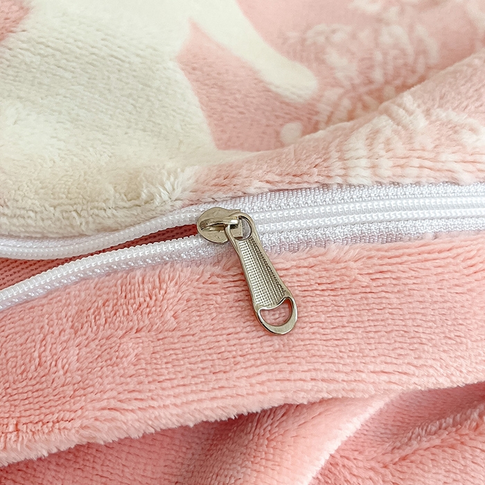 91家纺网 家纺一手货源 找家纺 雅居纺家纺 2025新款花卉雕花绒加厚保暖四件套 小兔兔-粉