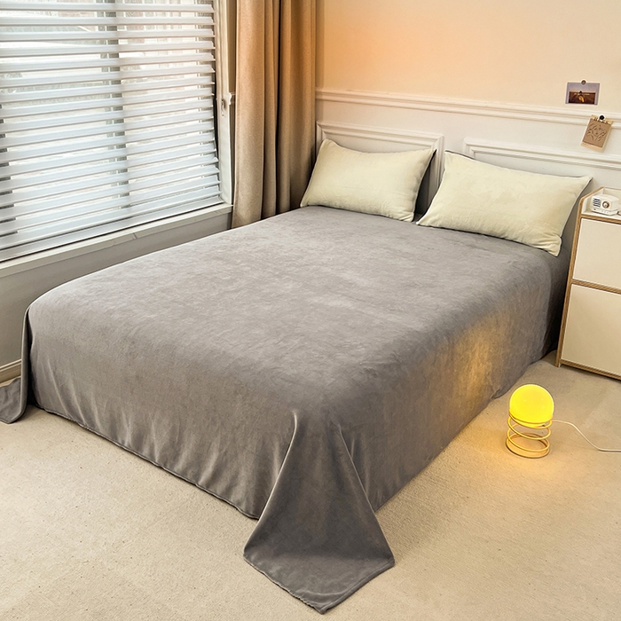 91家纺网 家纺一手货源 找家纺 梵克保罗 2025秋冬新款ins风小红书高克重纯色双拼牛奶绒单被套三件套四件套系列 奶白拿铁