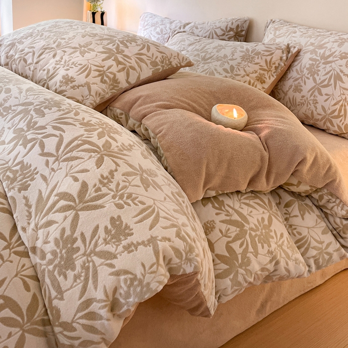 雅居纺家纺 2025新款花卉雕花绒加厚保暖四件套 花漾-米驼