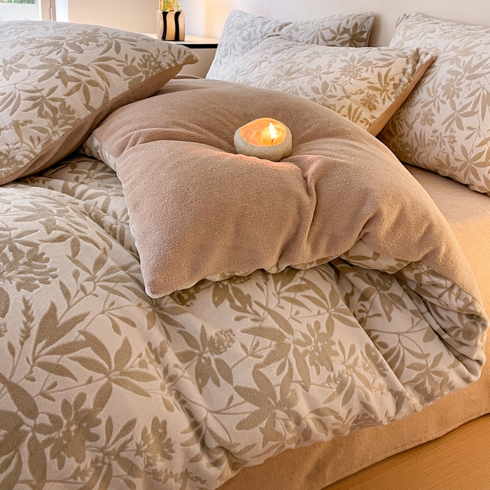 91家纺网 家纺一手货源 找家纺 雅居纺家纺 2025新款花卉雕花绒加厚保暖四件套 花漾-米驼