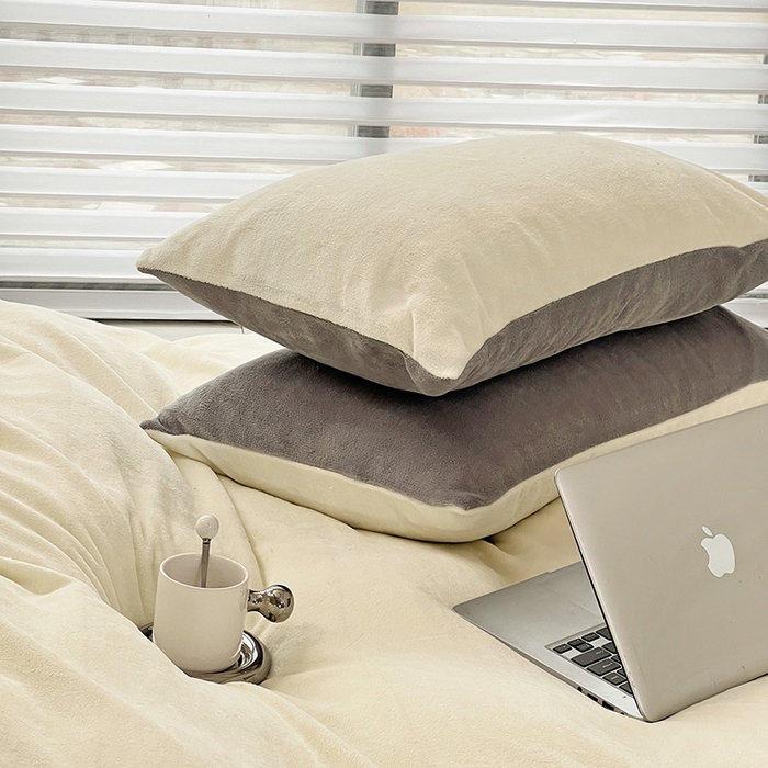 91家纺网 家纺一手货源 找家纺 梵克保罗 2025秋冬新款ins风小红书高克重纯色双拼牛奶绒单被套三件套四件套系列 奶白拿铁