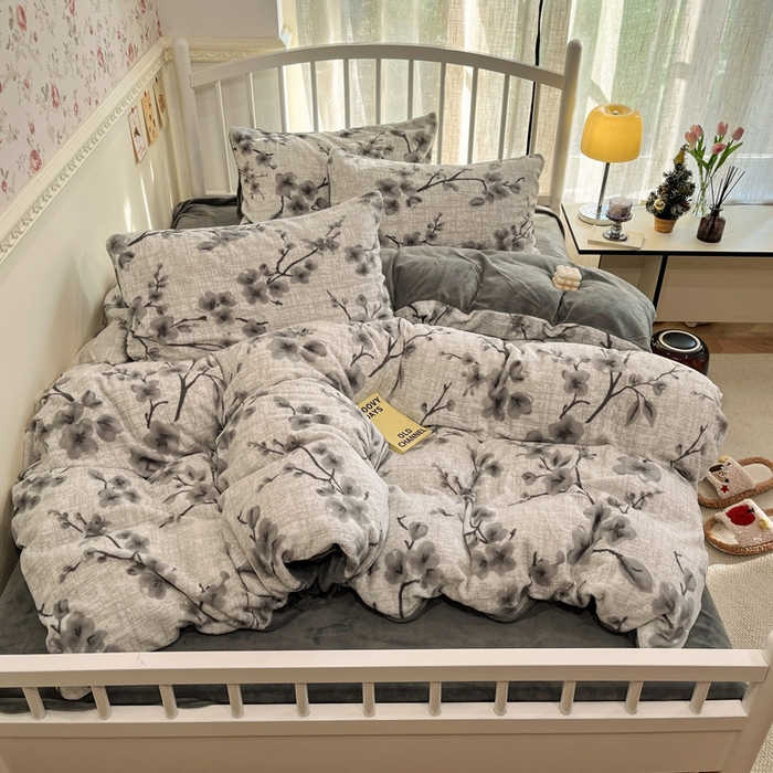 91家纺网 家纺一手货源 找家纺 雅居纺家纺 2025新款花卉雕花绒加厚保暖四件套 柏林梦境-灰