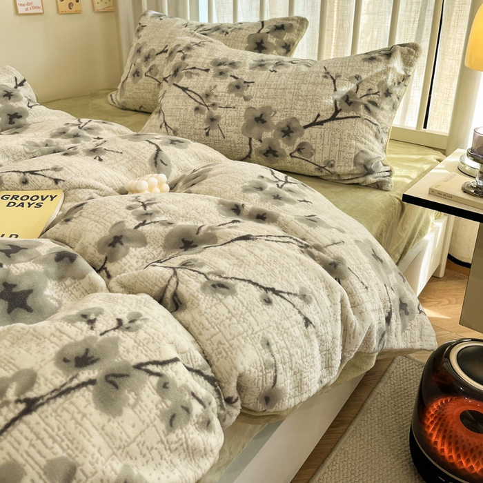 91家纺网 家纺一手货源 找家纺 雅居纺家纺 2025新款花卉雕花绒加厚保暖四件套 柏林梦境-绿