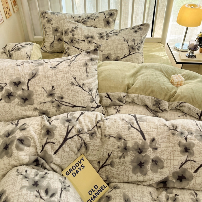 91家纺网 家纺一手货源 找家纺 雅居纺家纺 2025新款花卉雕花绒加厚保暖四件套 柏林梦境-绿