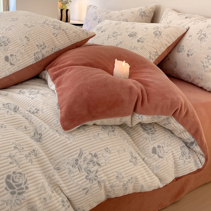 91家纺网 家纺一手货源 找家纺 雅居纺家纺 2025新款花卉雕花绒加厚保暖四件套 焦糖花朵