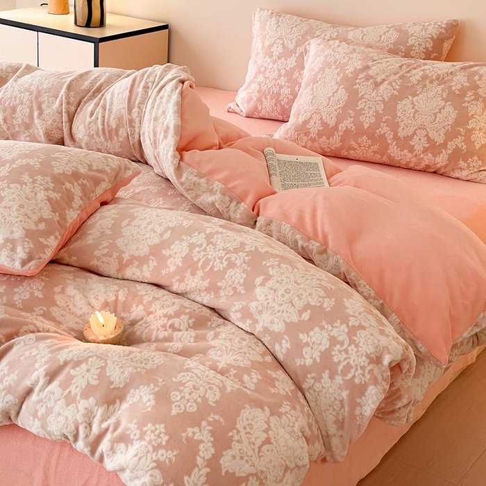 91家纺网 家纺一手货源 找家纺 雅居纺家纺 2025新款花卉雕花绒加厚保暖四件套 欧式粉