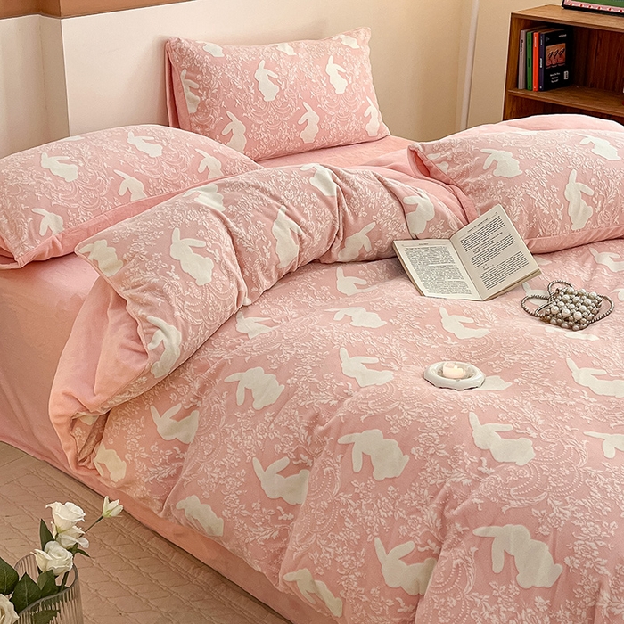 91家纺网 家纺一手货源 找家纺 雅居纺家纺 2025新款花卉雕花绒加厚保暖四件套 小兔兔-粉
