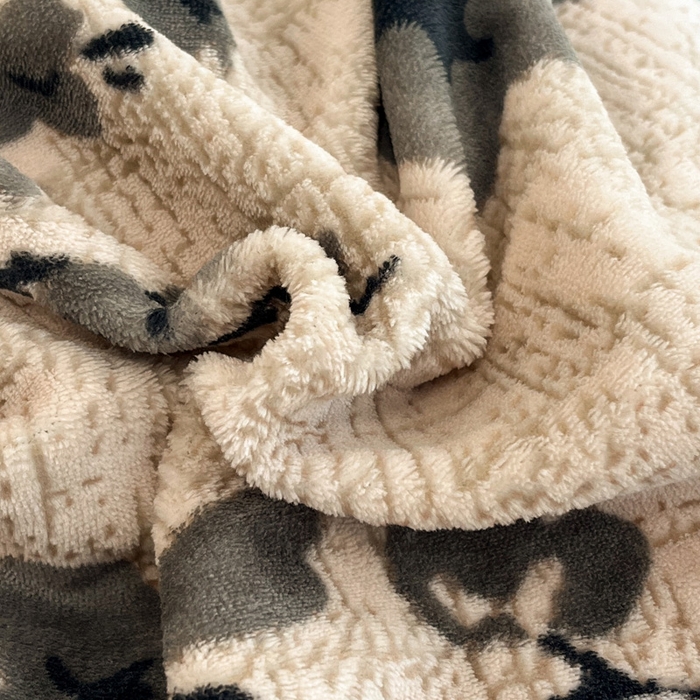 91家纺网 家纺一手货源 找家纺 雅居纺家纺 2025新款花卉雕花绒加厚保暖四件套 柏林梦境-咖