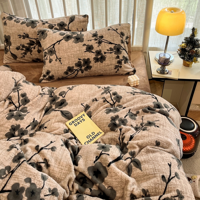 91家纺网 家纺一手货源 找家纺 雅居纺家纺 2025新款花卉雕花绒加厚保暖四件套 柏林梦境-咖