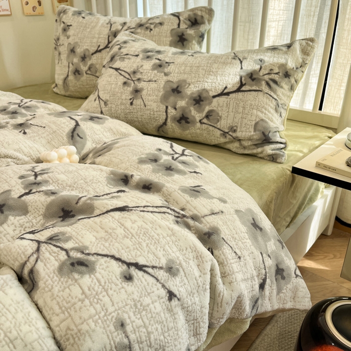 91家纺网 家纺一手货源 找家纺 雅居纺家纺 2025新款花卉雕花绒加厚保暖四件套 柏林梦境-绿