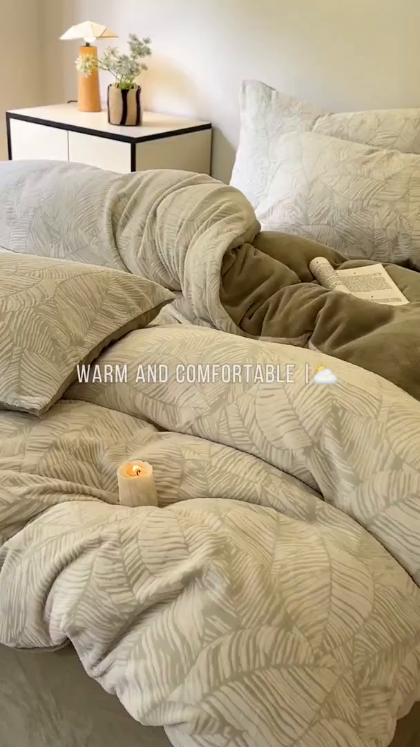 91家纺网 家纺一手货源 找家纺 雅居纺家纺 2025新款花卉雕花绒加厚保暖四件套 深色树叶