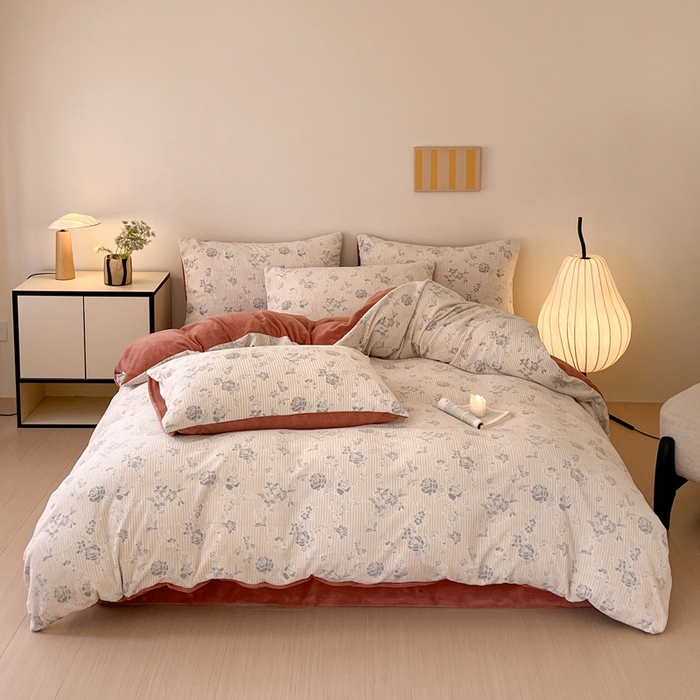 91家纺网 家纺一手货源 找家纺 雅居纺家纺 2025新款花卉雕花绒加厚保暖四件套 焦糖花朵