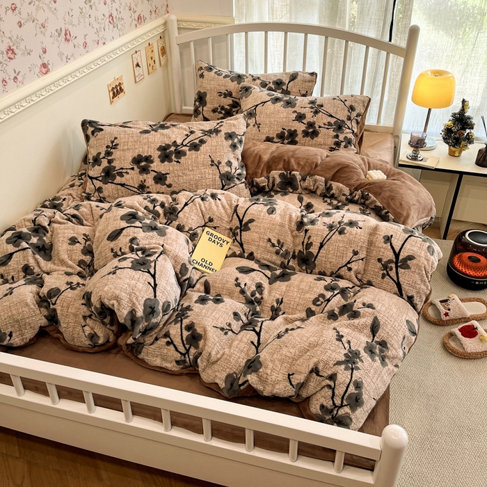 91家纺网 家纺一手货源 找家纺 雅居纺家纺 2025新款花卉雕花绒加厚保暖四件套 柏林梦境-咖