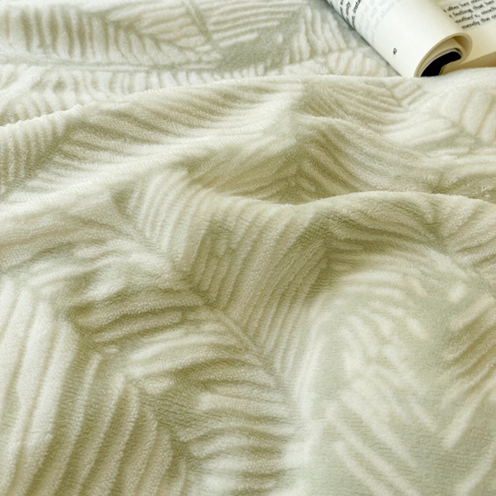 91家纺网 家纺一手货源 找家纺 雅居纺家纺 2025新款花卉雕花绒加厚保暖四件套 绿色树叶