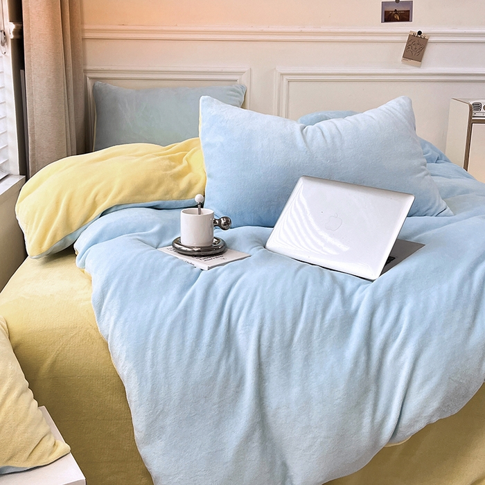 91家纺网 家纺一手货源 找家纺 梵克保罗 2025秋冬新款ins风小红书高克重纯色双拼牛奶绒单被套三件套四件套系列 浅蓝芝士