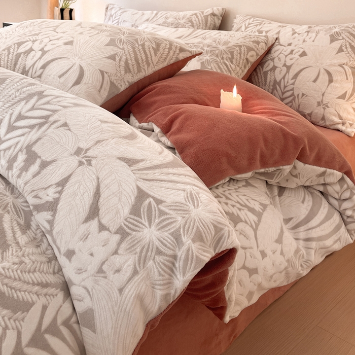 雅居纺家纺 2025新款花卉雕花绒加厚保暖四件套 丛林秘境