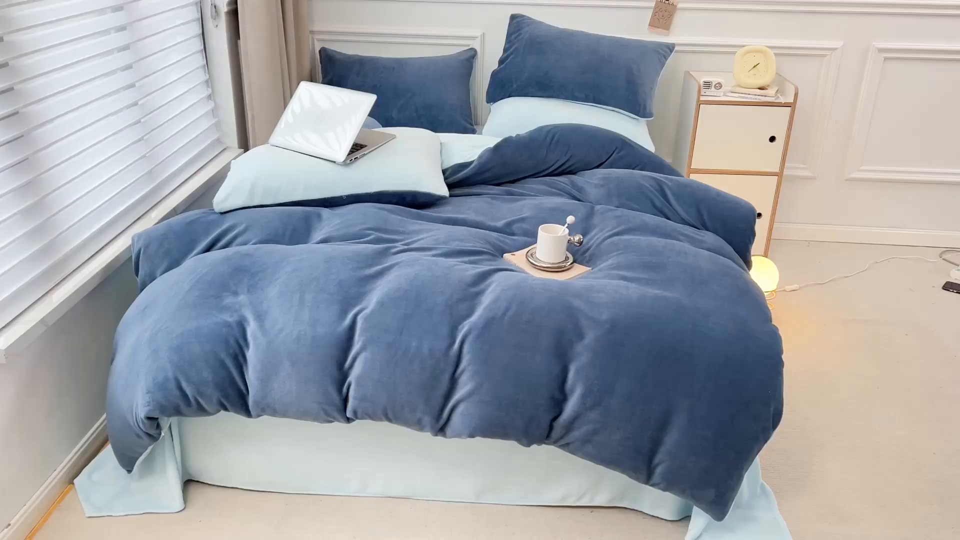 91家纺网 家纺一手货源 找家纺 梵克保罗 2025秋冬新款ins风小红书高克重纯色双拼牛奶绒单被套三件套四件套系列 月光雾蓝