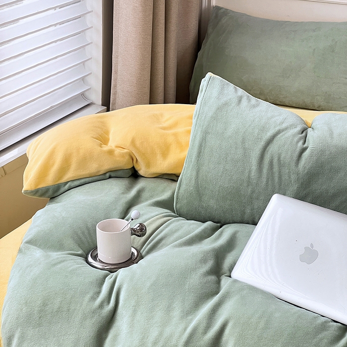 91家纺网 家纺一手货源 找家纺 梵克保罗 2025秋冬新款ins风小红书高克重纯色双拼牛奶绒单被套三件套四件套系列 抹茶芝士