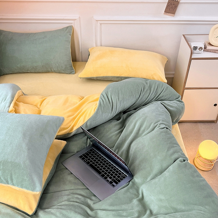 91家纺网 家纺一手货源 找家纺 梵克保罗 2025秋冬新款ins风小红书高克重纯色双拼牛奶绒单被套三件套四件套系列 抹茶芝士