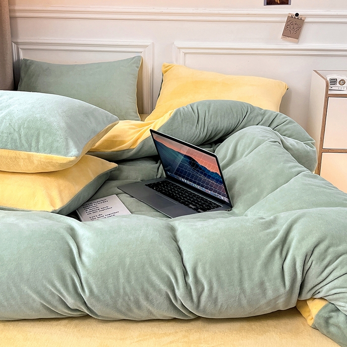 91家纺网 家纺一手货源 找家纺 梵克保罗 2025秋冬新款ins风小红书高克重纯色双拼牛奶绒单被套三件套四件套系列 抹茶芝士