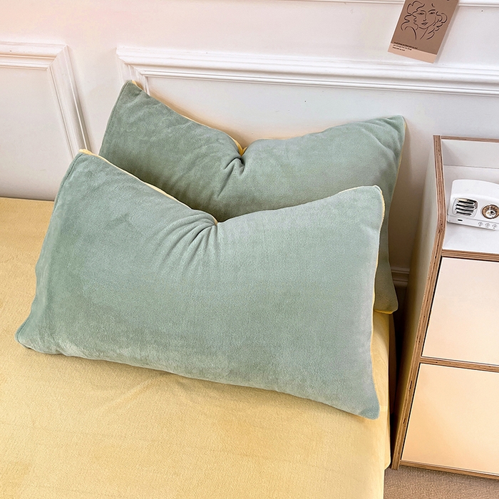 91家纺网 家纺一手货源 找家纺 梵克保罗 2025秋冬新款ins风小红书高克重纯色双拼牛奶绒单被套三件套四件套系列 抹茶芝士