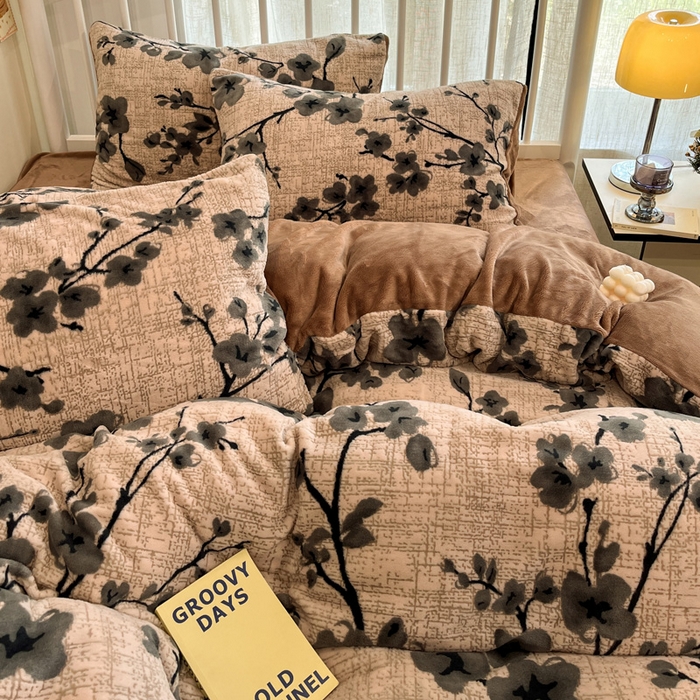 91家纺网 家纺一手货源 找家纺 雅居纺家纺 2025新款花卉雕花绒加厚保暖四件套 柏林梦境-咖