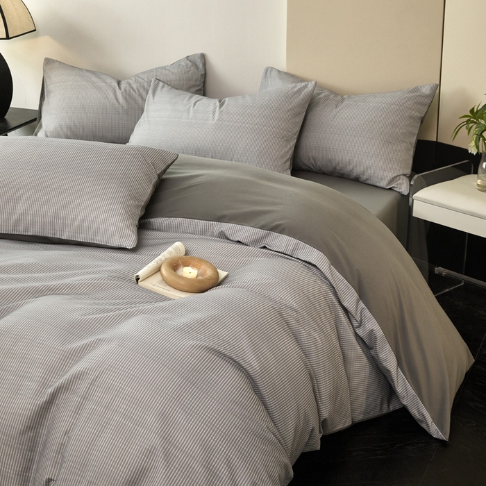 91家纺网 家纺一手货源 找家纺 雅居纺家纺 2025新款简约款全棉磨毛四件套 宁静-灰条