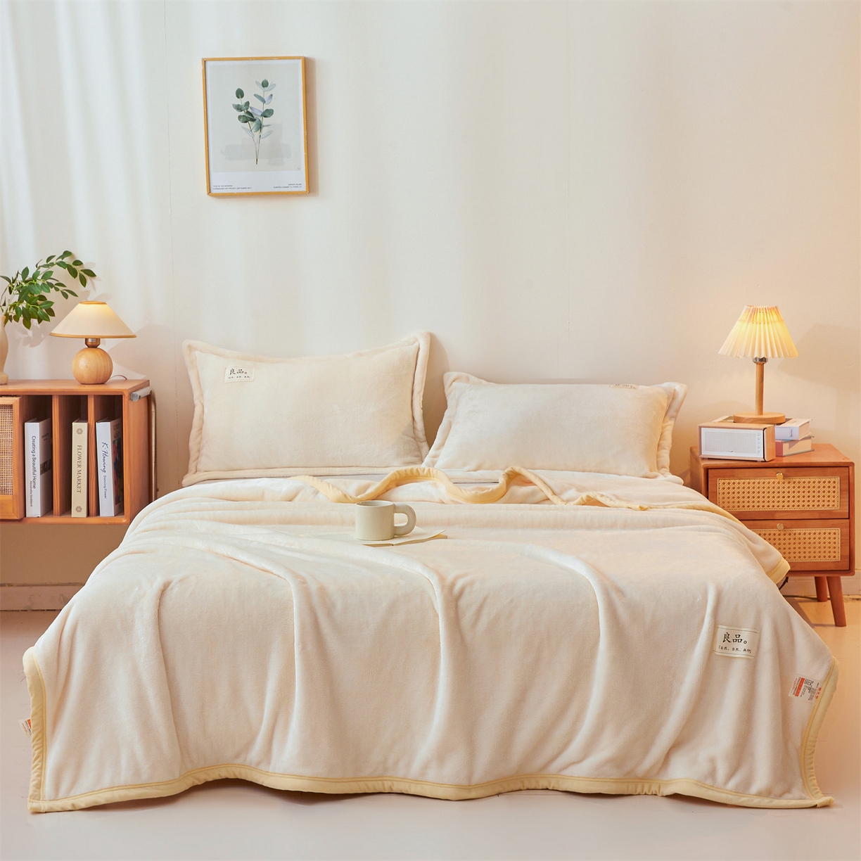 91家纺网 家纺一手货源 找家纺 多谷家纺 2025新款加厚法莱绒绒双面四季多功能毛毯毯子米白色