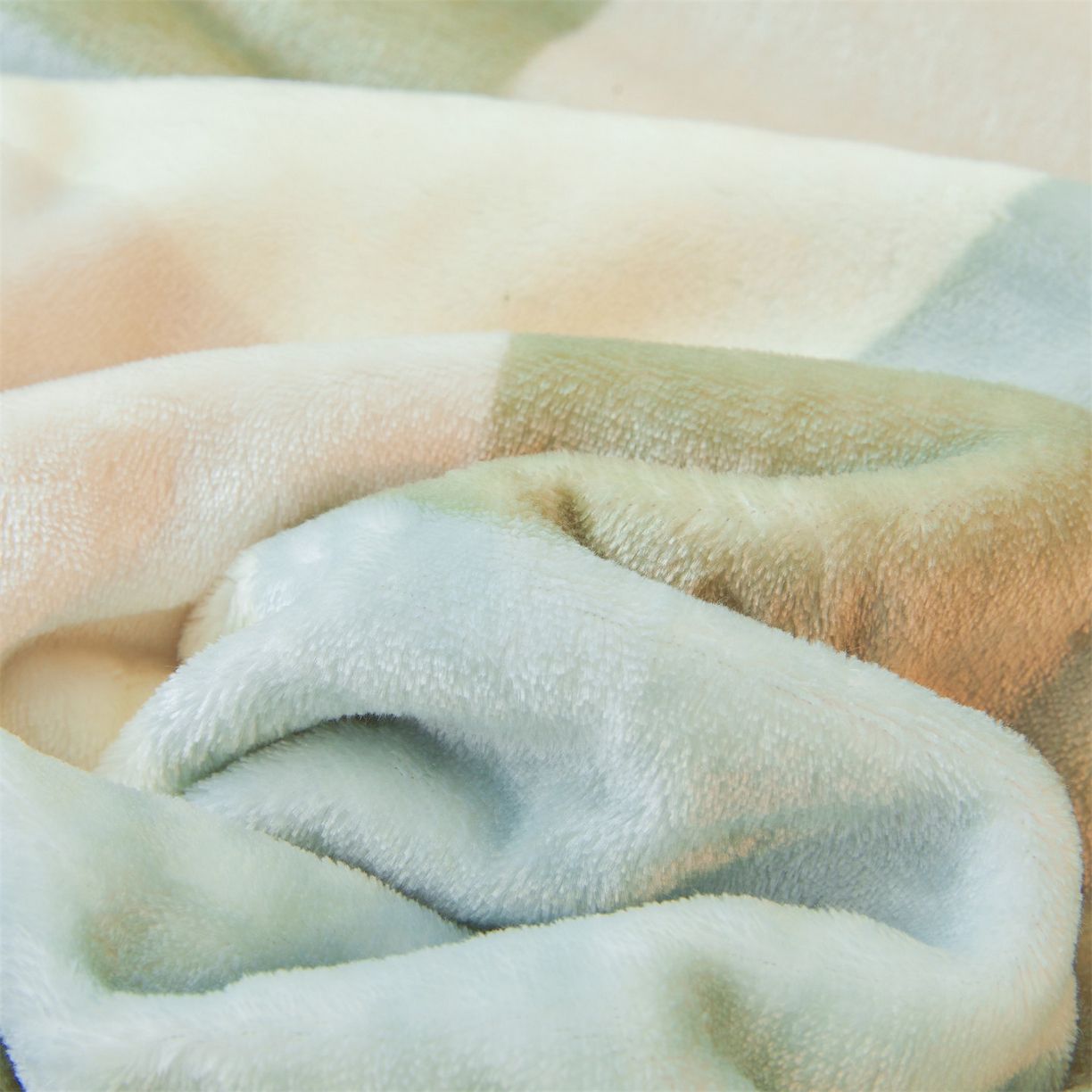 91家纺网 家纺一手货源 找家纺 多谷家纺 2025新款加厚法莱绒绒双面四季多功能毛毯毯子 绿大格