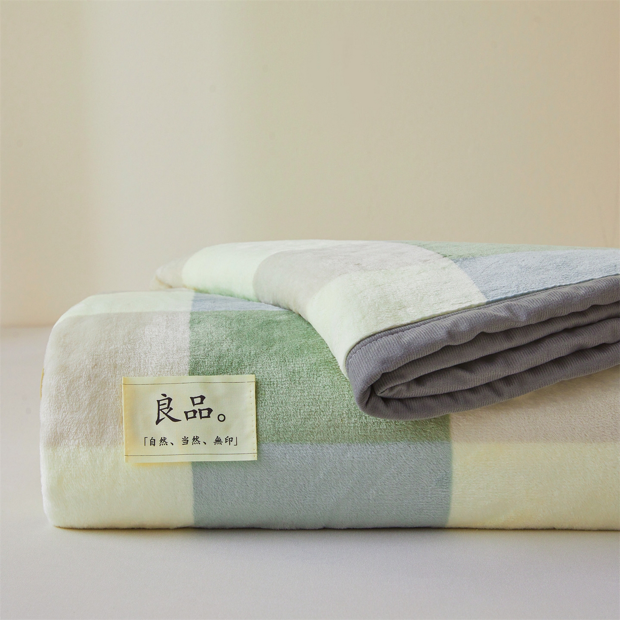 91家纺网 家纺一手货源 找家纺 多谷家纺 2025新款加厚法莱绒绒双面四季多功能毛毯毯子 绿大格