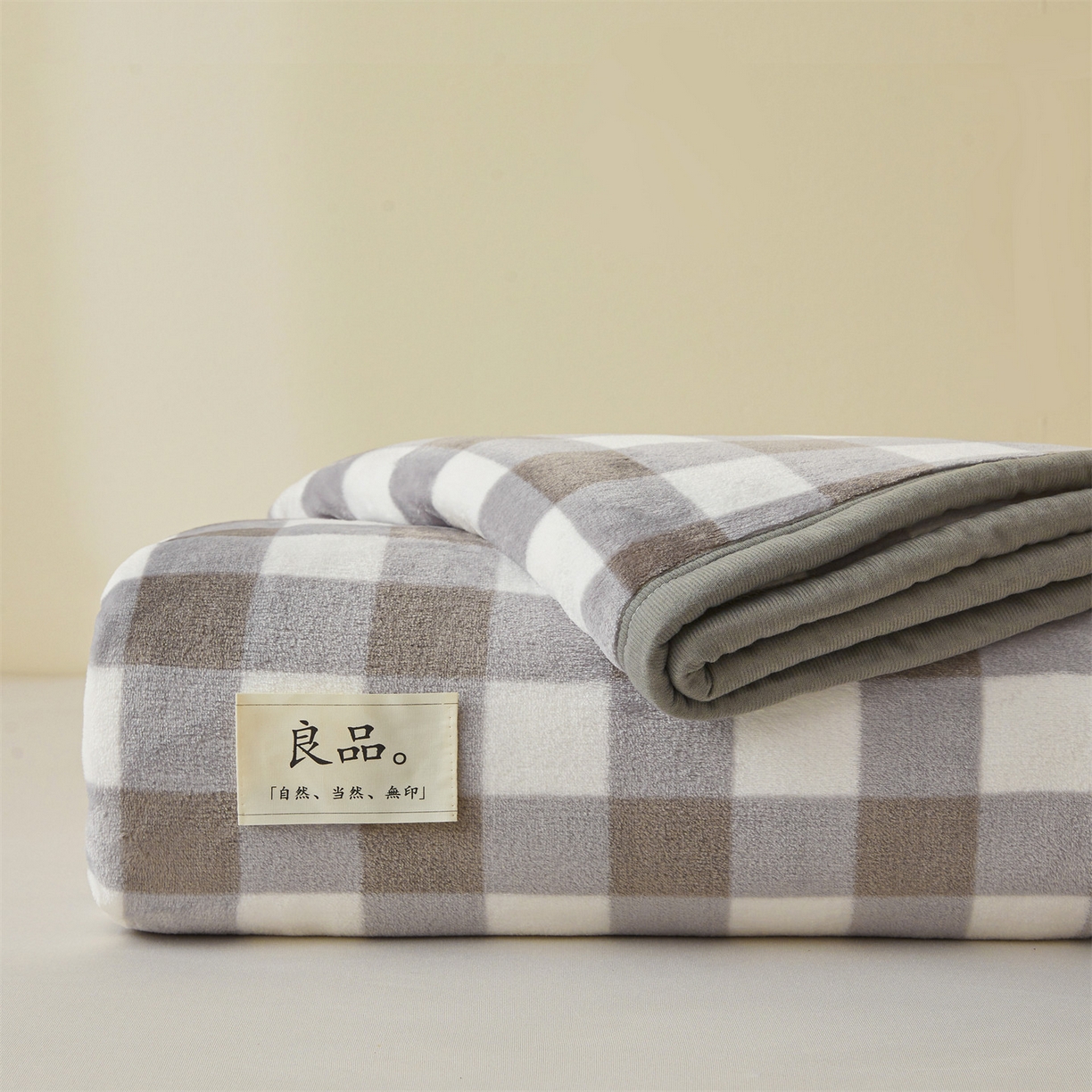 91家纺网 家纺一手货源 找家纺 多谷家纺 2025新款加厚法莱绒绒双面四季多功能毛毯毯子 灰大格