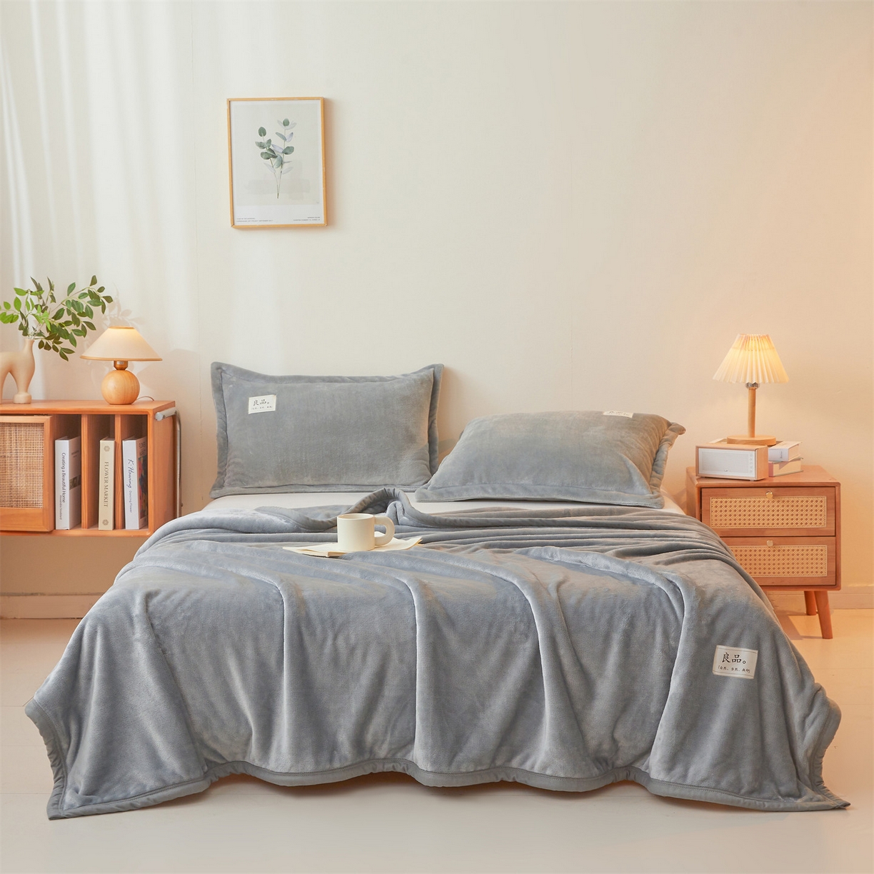 91家纺网 家纺一手货源 找家纺 多谷家纺 2025新款加厚法莱绒绒双面四季多功能毛毯毯子 灰色