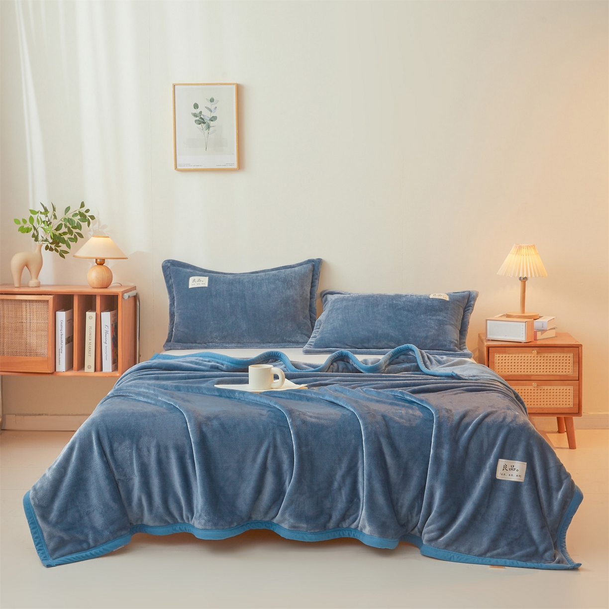 91家纺网 家纺一手货源 找家纺 多谷家纺 2025新款加厚法莱绒绒双面四季多功能毛毯毯子 蓝灰色