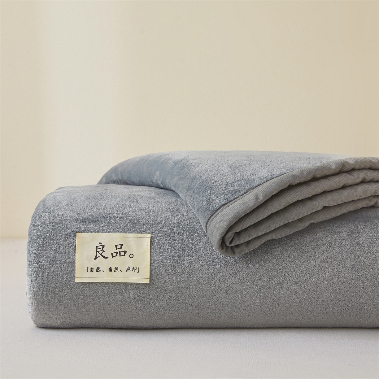 91家纺网 家纺一手货源 找家纺 多谷家纺 2025新款加厚法莱绒绒双面四季多功能毛毯毯子 灰色