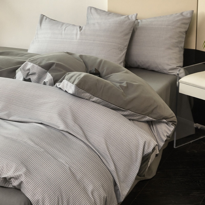 91家纺网 家纺一手货源 找家纺 雅居纺家纺 2025新款简约款全棉磨毛四件套 宁静-灰条