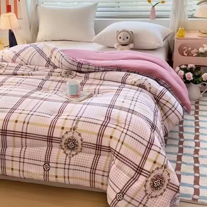 91家纺网 家纺一手货源 找家纺 好欣怡家纺 2025新款A类水洗棉冬被大豆纤维学生四季被子被芯跨境直播（提供买家秀质检报告） 格韵