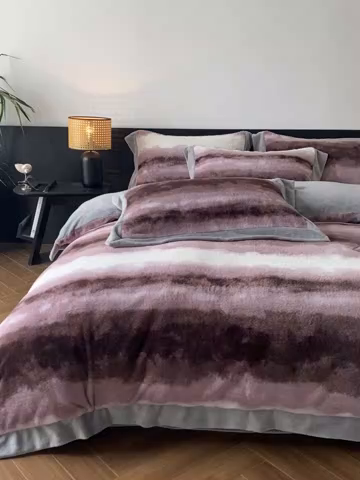 91家纺网 家纺一手货源 找家纺 启程家纺 2025新款A类加厚兔毛220克牛奶绒拼角四件套 觅森-紫