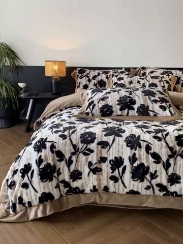 91家纺网 家纺一手货源 找家纺 启程家纺 2025新款A类加厚兔毛220克牛奶绒拼角四件套 简爱