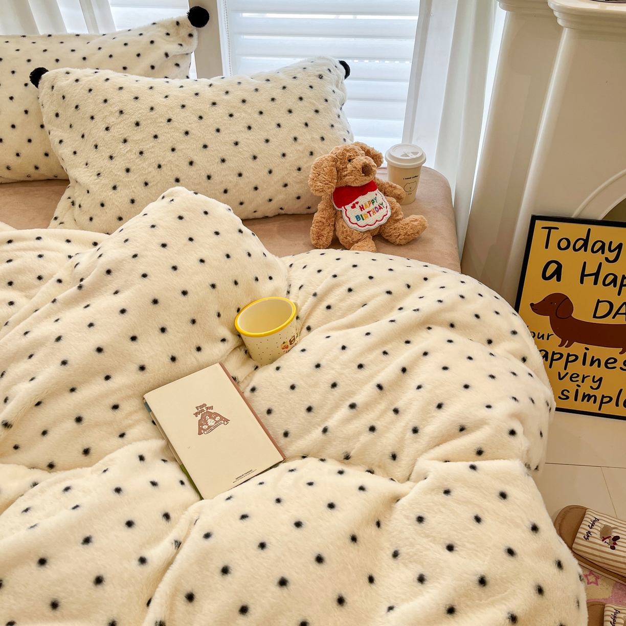 91家纺网 家纺一手货源 找家纺 （总）雅居纺家纺 2025新款简约兔绒球球保暖舒适四件套-波点